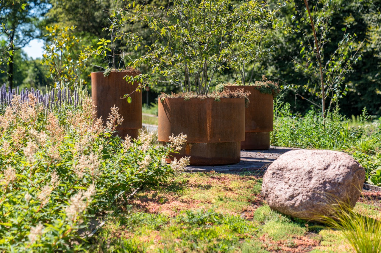 Adezz Extend planter made of Corten steel 