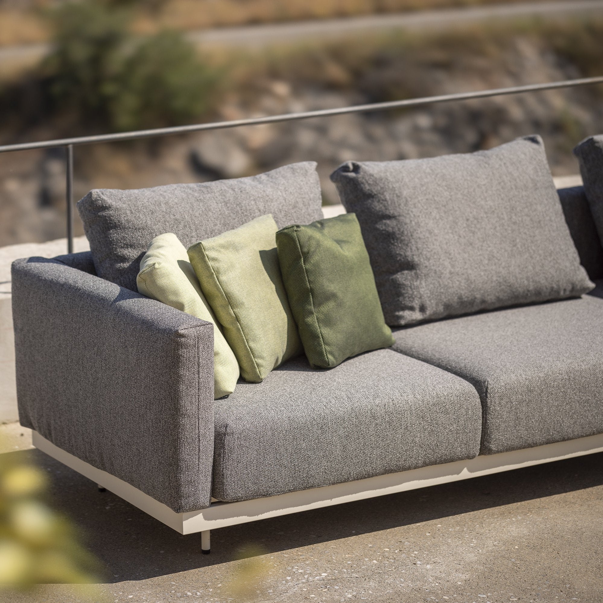 Todus Dongo modulares Eck-Loungesofa mit Tisch 361/274 cm